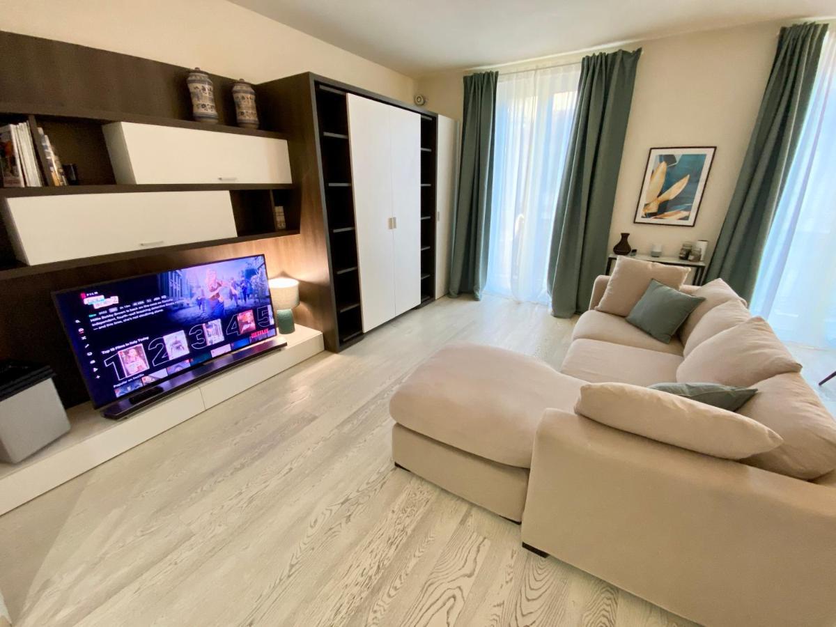 Front Beach Apartments 维亚雷焦 外观 照片